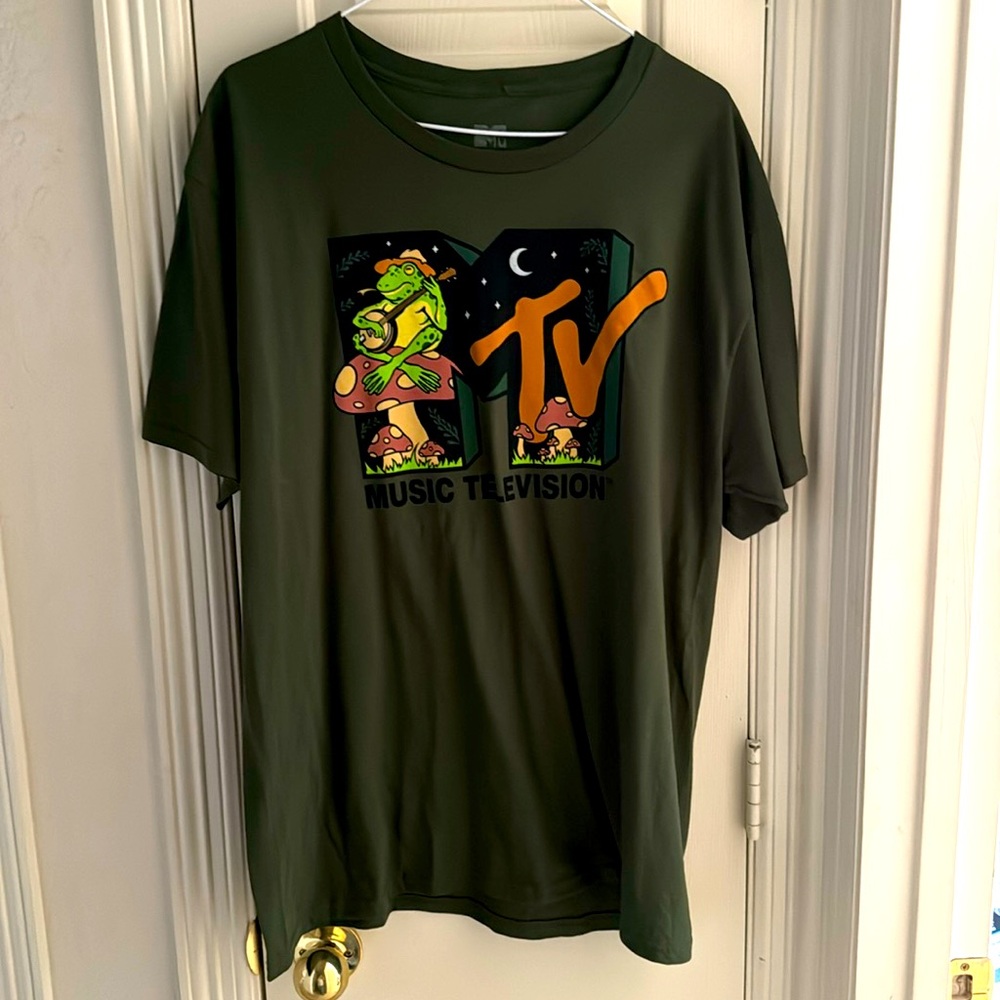 MTV graphic T shirts